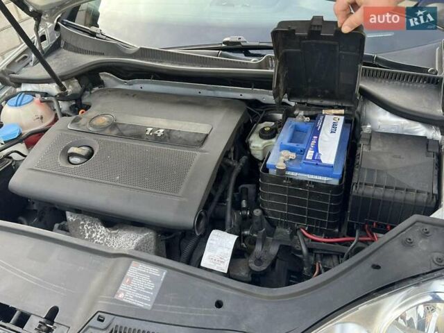 Серый Фольксваген Гольф, объемом двигателя 1.4 л и пробегом 260 тыс. км за 5900 $, фото 24 на Automoto.ua