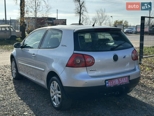 Серый Фольксваген Гольф, объемом двигателя 1.6 л и пробегом 235 тыс. км за 5100 $, фото 10 на Automoto.ua