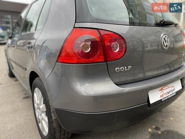 Серый Фольксваген Гольф, объемом двигателя 1.6 л и пробегом 262 тыс. км за 6950 $, фото 15 на Automoto.ua