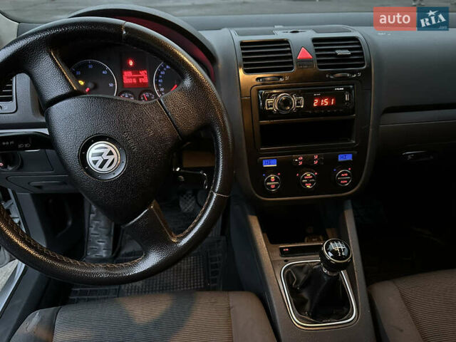 Серый Фольксваген Гольф, объемом двигателя 1.9 л и пробегом 286 тыс. км за 5200 $, фото 10 на Automoto.ua