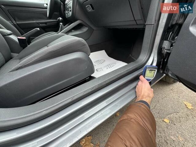 Серый Фольксваген Гольф, объемом двигателя 1.6 л и пробегом 262 тыс. км за 6950 $, фото 109 на Automoto.ua