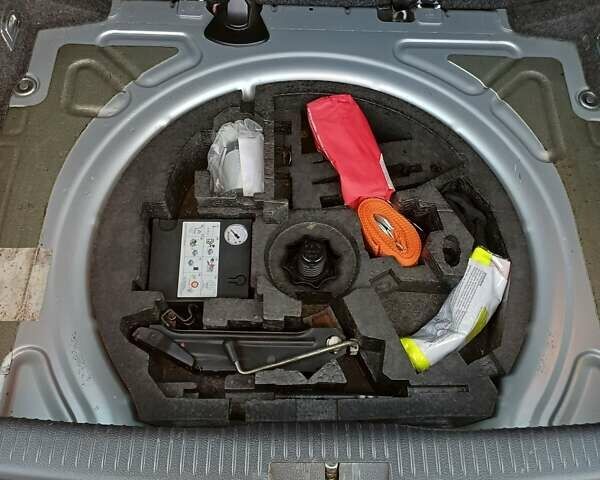 Сірий Фольксваген Гольф, об'ємом двигуна 1.39 л та пробігом 179 тис. км за 5250 $, фото 36 на Automoto.ua