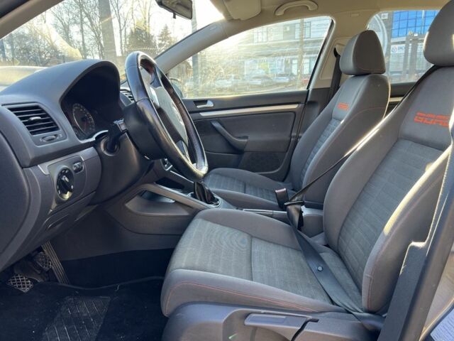 Серый Фольксваген Гольф, объемом двигателя 1.6 л и пробегом 216 тыс. км за 5900 $, фото 2 на Automoto.ua