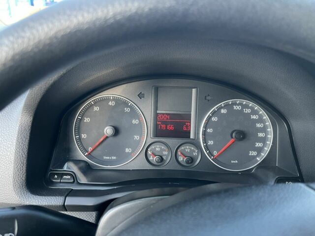 Серый Фольксваген Гольф, объемом двигателя 1.4 л и пробегом 179 тыс. км за 5600 $, фото 4 на Automoto.ua