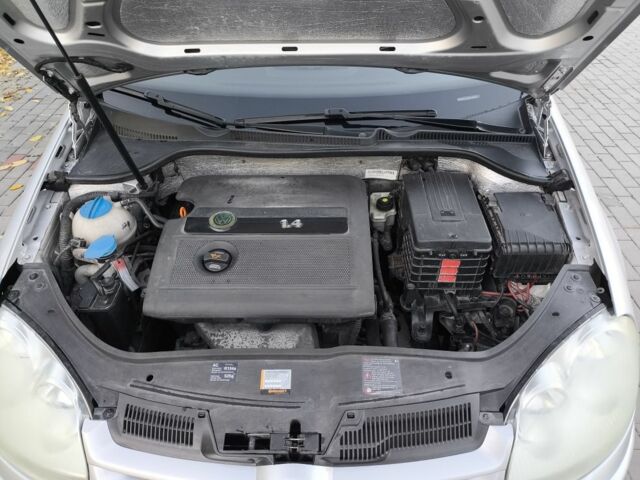 Серый Фольксваген Гольф, объемом двигателя 1.4 л и пробегом 199 тыс. км за 5500 $, фото 15 на Automoto.ua