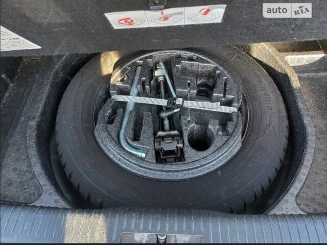 Серый Фольксваген Гольф, объемом двигателя 1.4 л и пробегом 215 тыс. км за 5000 $, фото 6 на Automoto.ua