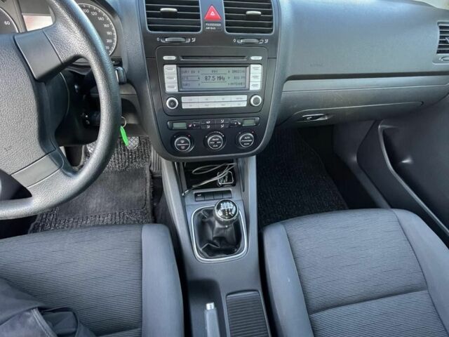 Серый Фольксваген Гольф, объемом двигателя 1.4 л и пробегом 179 тыс. км за 5600 $, фото 3 на Automoto.ua