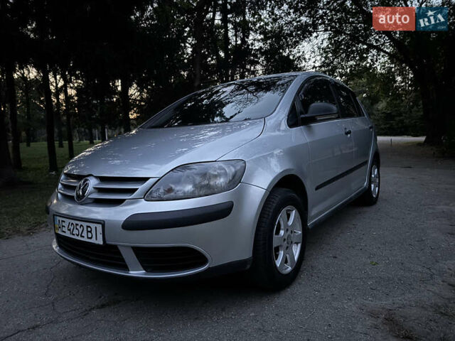 Сірий Фольксваген Гольф, об'ємом двигуна 1.6 л та пробігом 202 тис. км за 3799 $, фото 2 на Automoto.ua