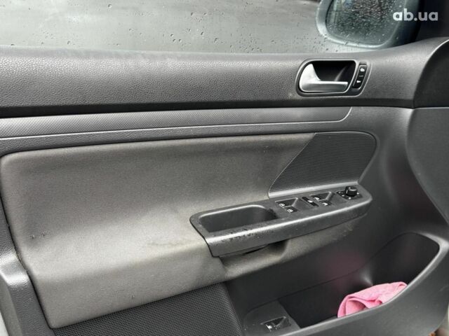 Сірий Фольксваген Гольф, об'ємом двигуна 1.4 л та пробігом 288 тис. км за 4490 $, фото 24 на Automoto.ua