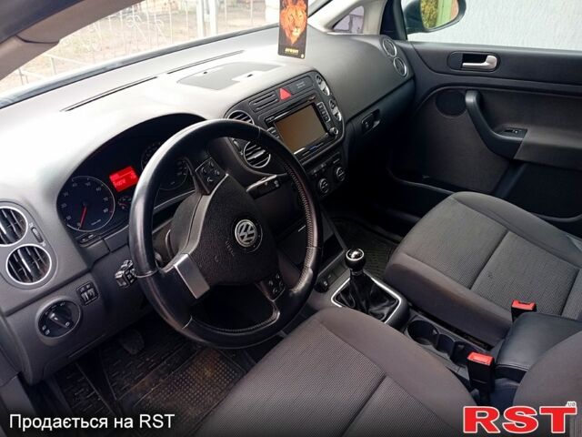 Серый Фольксваген Гольф, объемом двигателя 1.6 л и пробегом 240 тыс. км за 5400 $, фото 2 на Automoto.ua