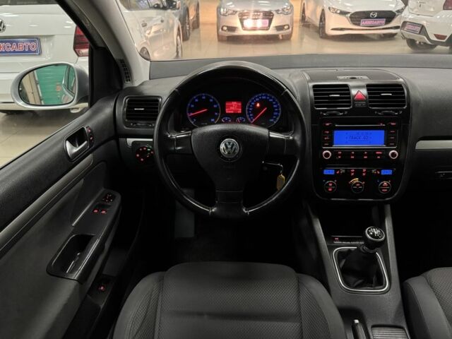 Серый Фольксваген Гольф, объемом двигателя 1.6 л и пробегом 187 тыс. км за 6500 $, фото 14 на Automoto.ua