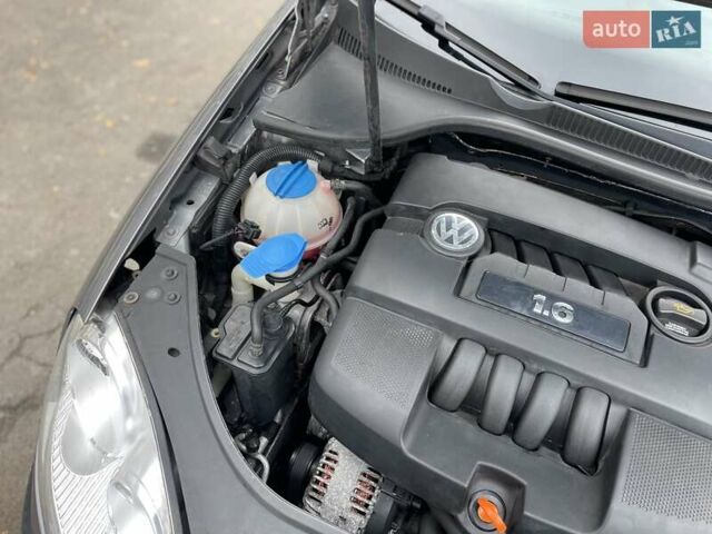 Серый Фольксваген Гольф, объемом двигателя 1.6 л и пробегом 262 тыс. км за 6950 $, фото 31 на Automoto.ua