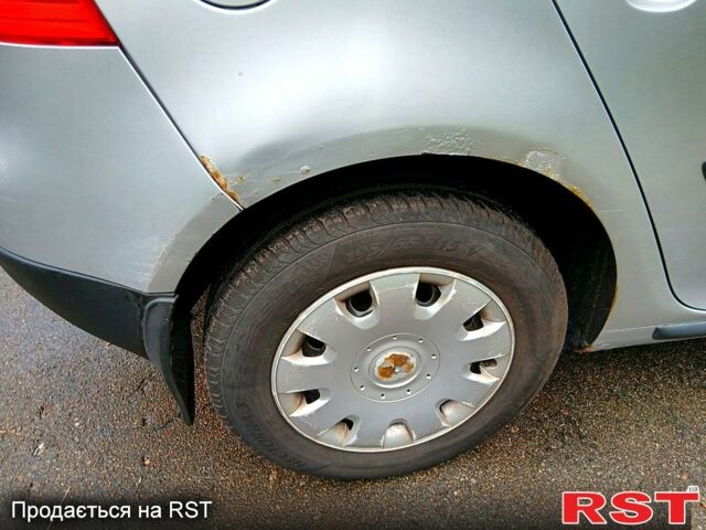 Серый Фольксваген Гольф, объемом двигателя 1.6 л и пробегом 325 тыс. км за 6500 $, фото 2 на Automoto.ua