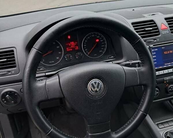 Серый Фольксваген Гольф, объемом двигателя 1.6 л и пробегом 212 тыс. км за 5990 $, фото 14 на Automoto.ua