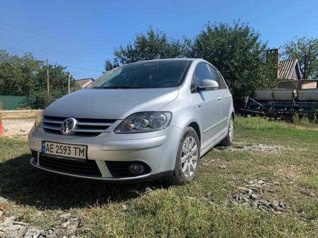 Сірий Фольксваген Гольф, об'ємом двигуна 2 л та пробігом 136 тис. км за 6000 $, фото 2 на Automoto.ua