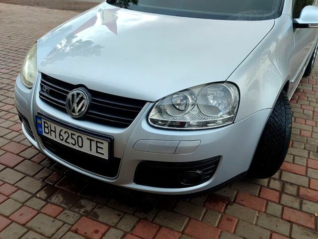 Сірий Фольксваген Гольф, об'ємом двигуна 1.4 л та пробігом 200 тис. км за 6200 $, фото 2 на Automoto.ua