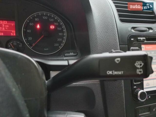 Серый Фольксваген Гольф, объемом двигателя 1.4 л и пробегом 216 тыс. км за 5800 $, фото 21 на Automoto.ua