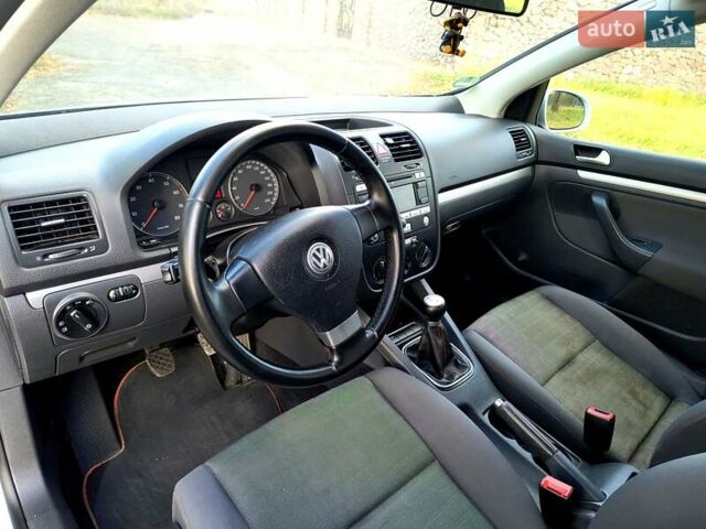 Серый Фольксваген Гольф, объемом двигателя 1.4 л и пробегом 235 тыс. км за 4699 $, фото 22 на Automoto.ua