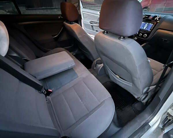 Серый Фольксваген Гольф, объемом двигателя 1.97 л и пробегом 350 тыс. км за 5700 $, фото 25 на Automoto.ua