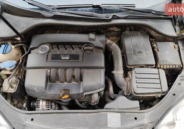 Фольксваген Гольф 2006 в Виннице на Automoto.ua Серый Фольксваген Гольф, объемом двигателя 1.6 л и пробегом 308 тыс. км за 5700 $, фото 25 на Automoto.ua