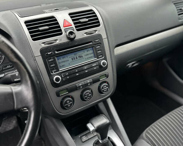 Сірий Фольксваген Гольф, об'ємом двигуна 1.4 л та пробігом 259 тис. км за 6499 $, фото 15 на Automoto.ua