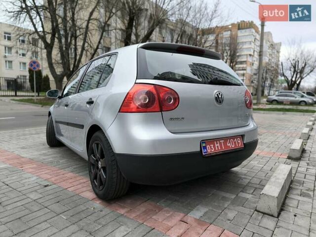 Серый Фольксваген Гольф, объемом двигателя 1.6 л и пробегом 208 тыс. км за 5700 $, фото 10 на Automoto.ua