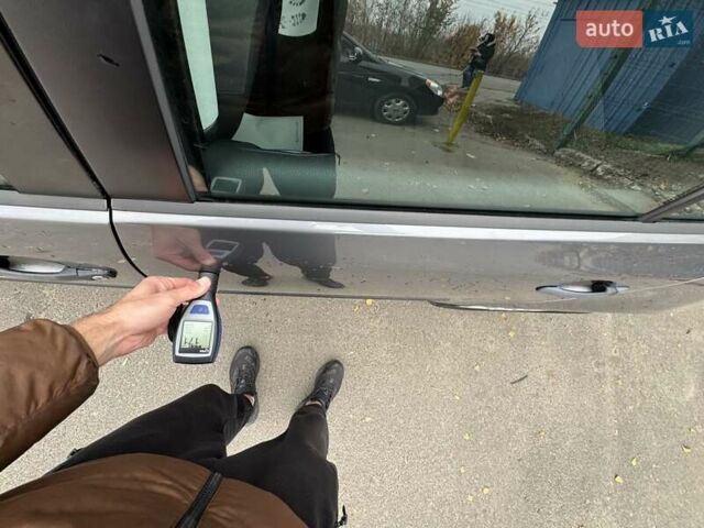 Серый Фольксваген Гольф, объемом двигателя 1.6 л и пробегом 262 тыс. км за 6950 $, фото 95 на Automoto.ua