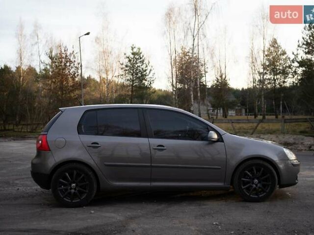 Серый Фольксваген Гольф, объемом двигателя 1.6 л и пробегом 240 тыс. км за 5700 $, фото 5 на Automoto.ua