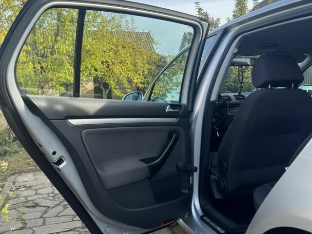 Серый Фольксваген Гольф, объемом двигателя 1.4 л и пробегом 260 тыс. км за 5900 $, фото 11 на Automoto.ua