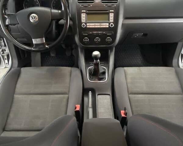 Серый Фольксваген Гольф, объемом двигателя 1.39 л и пробегом 172 тыс. км за 5500 $, фото 3 на Automoto.ua