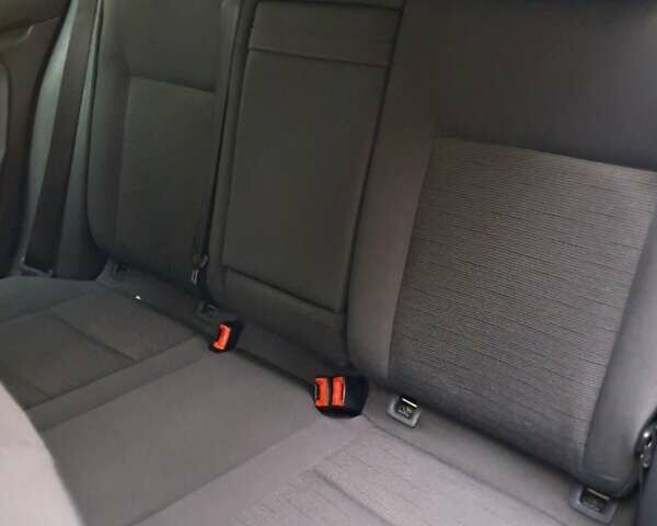 Сірий Фольксваген Гольф, об'ємом двигуна 1.6 л та пробігом 212 тис. км за 5880 $, фото 11 на Automoto.ua