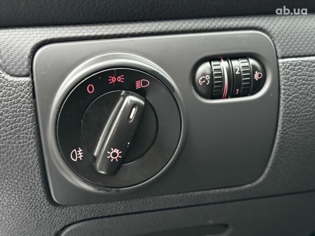 Сірий Фольксваген Гольф, об'ємом двигуна 1.4 л та пробігом 288 тис. км за 4490 $, фото 28 на Automoto.ua