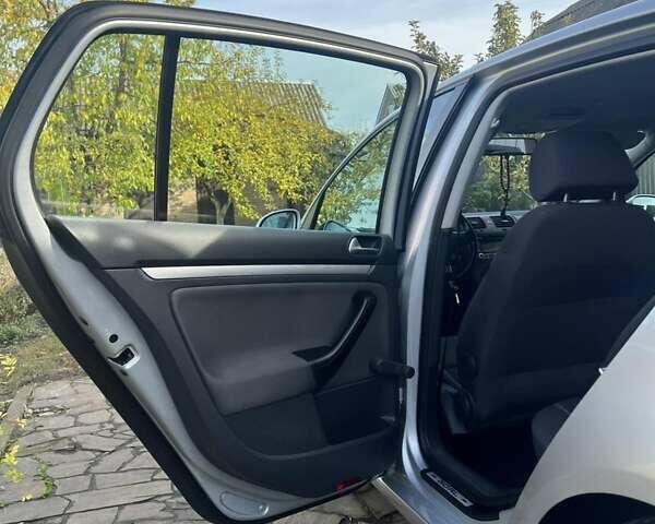 Серый Фольксваген Гольф, объемом двигателя 1.4 л и пробегом 260 тыс. км за 5900 $, фото 6 на Automoto.ua