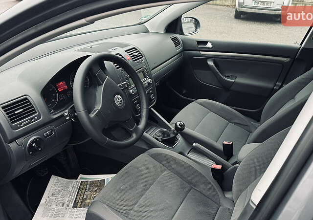 Серый Фольксваген Гольф, объемом двигателя 1.6 л и пробегом 185 тыс. км за 6500 $, фото 9 на Automoto.ua