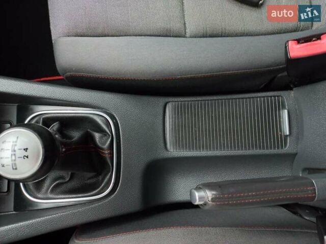 Серый Фольксваген Гольф, объемом двигателя 1.4 л и пробегом 216 тыс. км за 5800 $, фото 18 на Automoto.ua