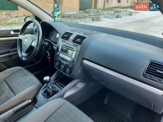 Серый Фольксваген Гольф, объемом двигателя 1.4 л и пробегом 250 тыс. км за 5550 $, фото 48 на Automoto.ua