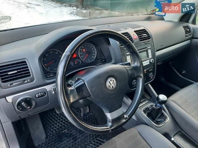 Серый Фольксваген Гольф, объемом двигателя 1.4 л и пробегом 250 тыс. км за 5550 $, фото 17 на Automoto.ua