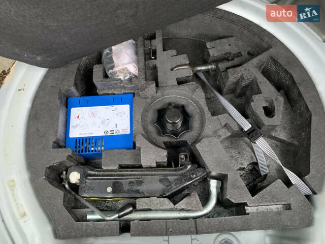 Серый Фольксваген Гольф, объемом двигателя 1.6 л и пробегом 164 тыс. км за 6300 $, фото 24 на Automoto.ua