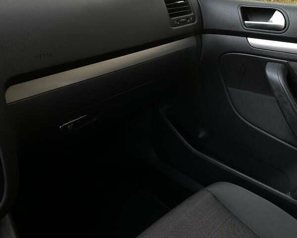 Сірий Фольксваген Гольф, об'ємом двигуна 1.4 л та пробігом 185 тис. км за 4999 $, фото 17 на Automoto.ua