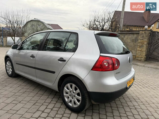 Серый Фольксваген Гольф, объемом двигателя 1.6 л и пробегом 247 тыс. км за 6800 $, фото 4 на Automoto.ua