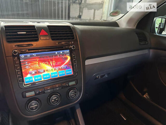 Серый Фольксваген Гольф, объемом двигателя 1.6 л и пробегом 143 тыс. км за 6999 $, фото 13 на Automoto.ua