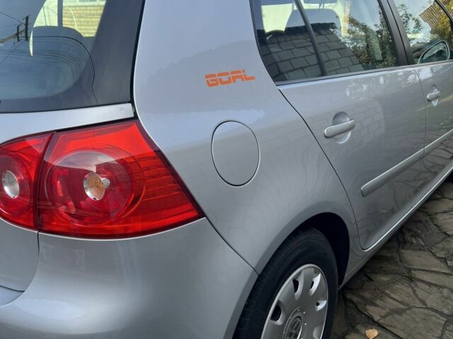 Серый Фольксваген Гольф, объемом двигателя 1.4 л и пробегом 260 тыс. км за 5900 $, фото 3 на Automoto.ua