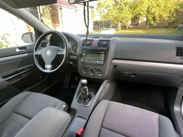 Серый Фольксваген Гольф, объемом двигателя 1.4 л и пробегом 260 тыс. км за 5900 $, фото 5 на Automoto.ua