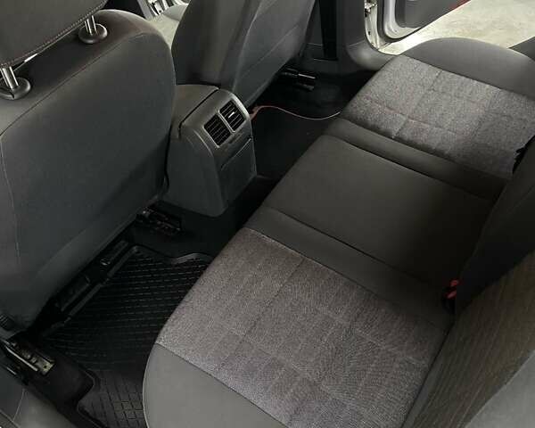 Серый Фольксваген Гольф, объемом двигателя 1.39 л и пробегом 172 тыс. км за 5500 $, фото 8 на Automoto.ua