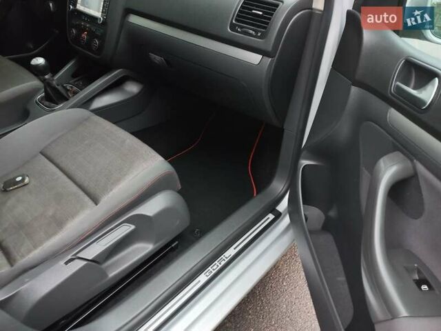 Серый Фольксваген Гольф, объемом двигателя 1.4 л и пробегом 216 тыс. км за 5800 $, фото 16 на Automoto.ua