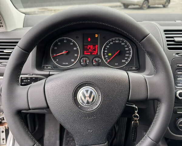 Сірий Фольксваген Гольф, об'ємом двигуна 1.6 л та пробігом 240 тис. км за 6950 $, фото 28 на Automoto.ua