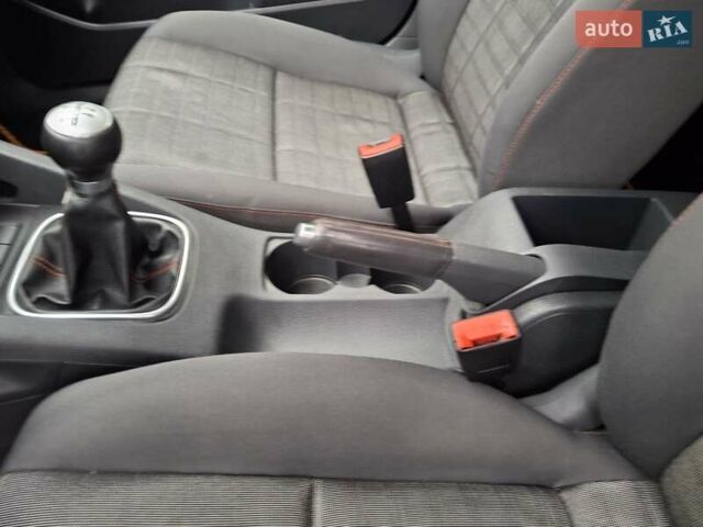 Сірий Фольксваген Гольф, об'ємом двигуна 1.39 л та пробігом 233 тис. км за 5900 $, фото 20 на Automoto.ua
