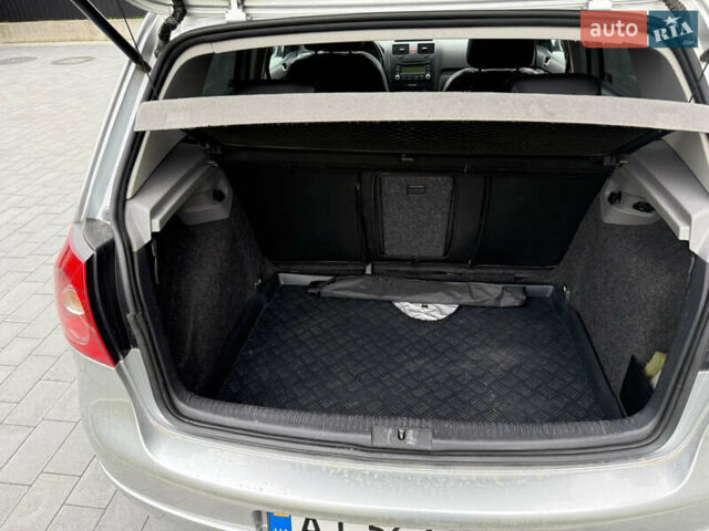 Серый Фольксваген Гольф, объемом двигателя 1.6 л и пробегом 216 тыс. км за 6400 $, фото 8 на Automoto.ua