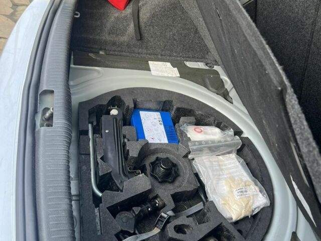 Серый Фольксваген Гольф, объемом двигателя 1.4 л и пробегом 260 тыс. км за 5900 $, фото 13 на Automoto.ua