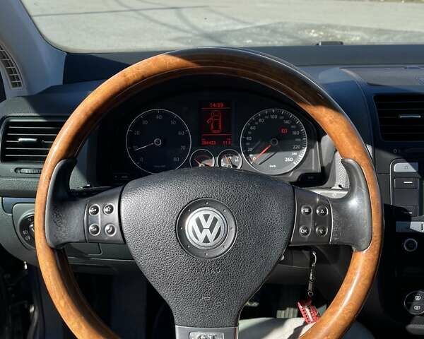 Серый Фольксваген Гольф, объемом двигателя 1.39 л и пробегом 208 тыс. км за 6000 $, фото 7 на Automoto.ua